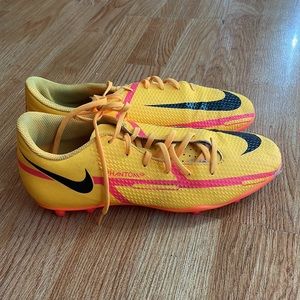 Nike Phantom Soccer Cleats